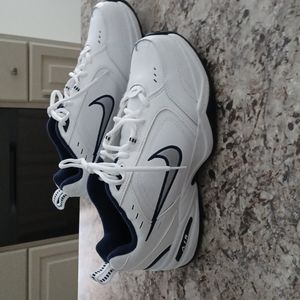 Nike monarch Air men's shoes
